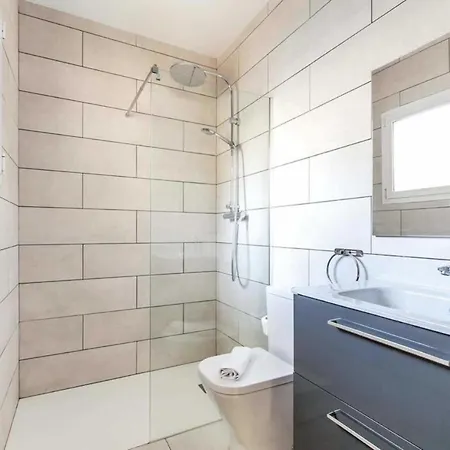 Villa 3383 Encina *